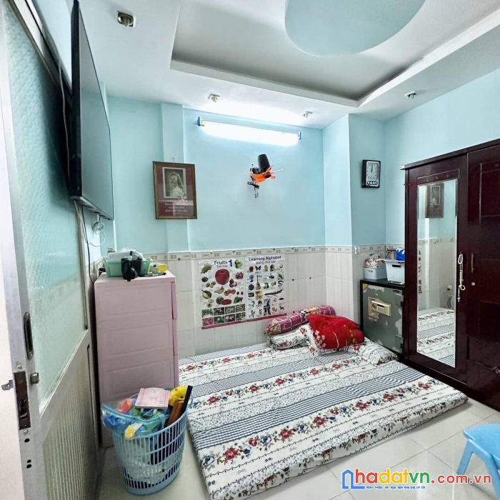 Tân phú , 5 tàng, hẻm xe hơi tận nhà, cần bán gấp, chỉ 4 tỷ..