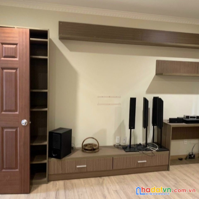 Nhà đẹp xe hơi đậu ngay cửa 1 trệt 2 lầu sân thượng huỳnh tấn phát quận 7 khu nam long