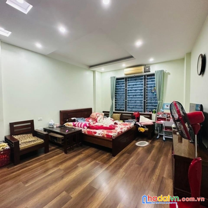 Hiếm! nhà pháo đài láng 3 ngủ đủ tiện ích 36m 5 tầng mặt tiền 3.6m chỉ 4.2 tỷ
