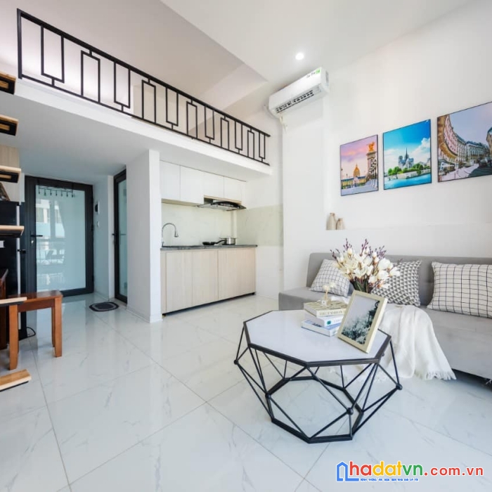 Bán tòa ccmn lô góc xây mới tại giáp nhất 96m,7 tầng thang máy, ô tô cách nhà 15m