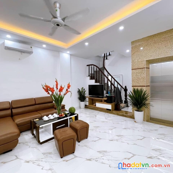 Bán nhà nguyễn cao hai bà trưng 40m2 x 5 tầng mt 4.2m giá 3.95 tỷ