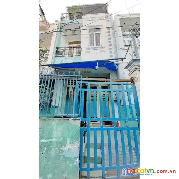 Nhà nở hậu l đường bình đông p15.q8. giá 4,6 tỷ bớt lộc.