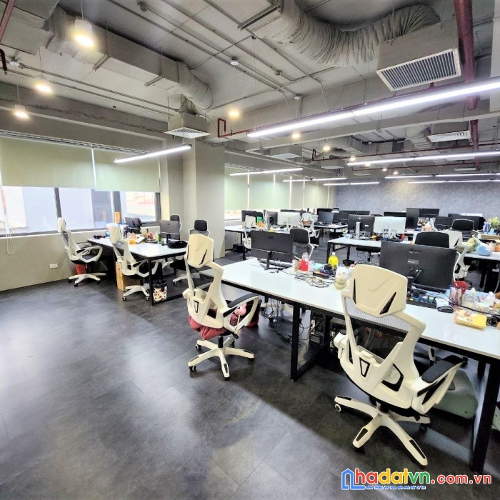 Cho thuê văn phòng có nội thất tòa adg 37 lê văn thiêm diện tích đa dạng 100-800m2