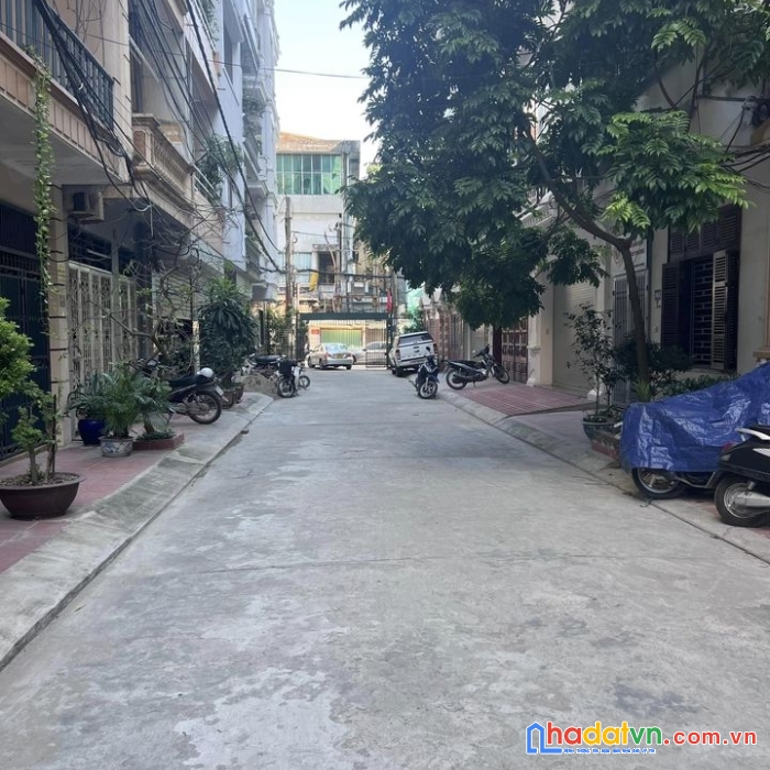 Nhà đẹp đường cầu giấy, diện tích 57m2, lô góc 3 thoáng, ô tô tránh chỉ nhỉnh 14 tỷ