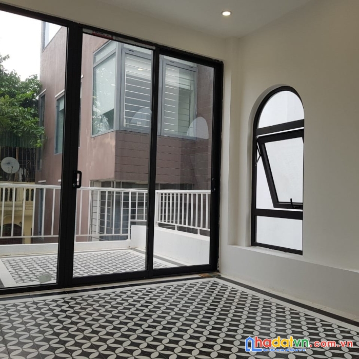 Bán nhà phố láng hạ, lô góc, view đẹp, cách phố 20m.