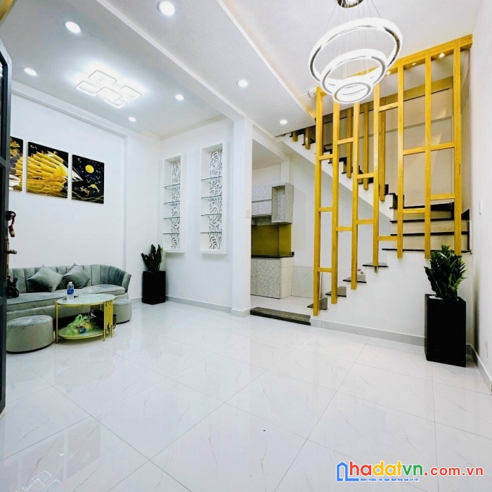 Nha hoa sữa phú nhuận 34m 3 tầng 5,45ty