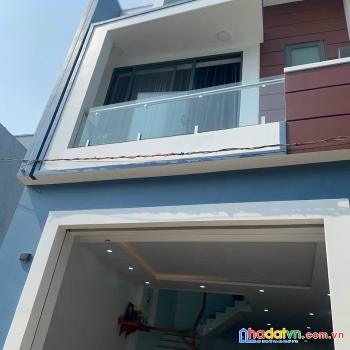 Nhà đẹp y hình, 1 trệt 1 lầu, gần cư xá phúc hải tân phong, đường oto chỉ 3ty2