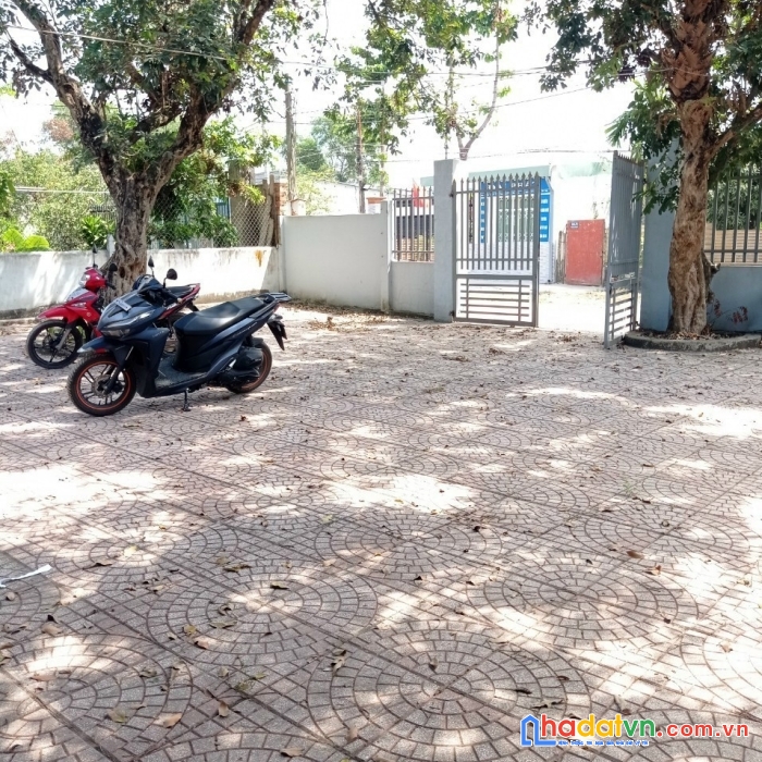 Cho thuê nhà vườn 500m2, sân 4 chiếc oto, gần cây xăng 75 chỉ 4,5tr/tháng