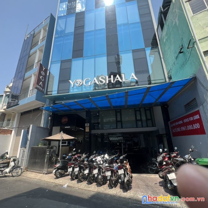 Bán tòa nhà số #10 đường số #1, cư xá đô thành, p4 q3,