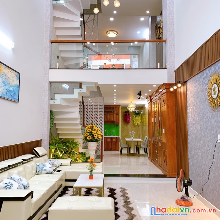 Bán nhà mặt tiền đường xóm chiếu - giá 12 tỷ