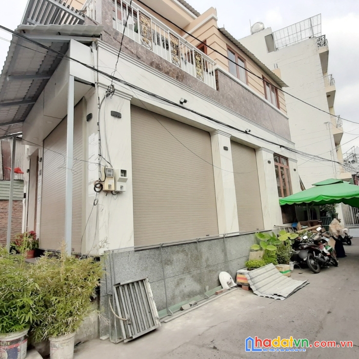 Cho thuê mb căn góc 2 mt đường ba đình p9.q8. giá 15 triệu
