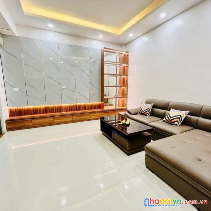 Bán nhà phố nguyễn công trứ  hai bà trưng 34mx2 chỉ 2,8 tỷ.