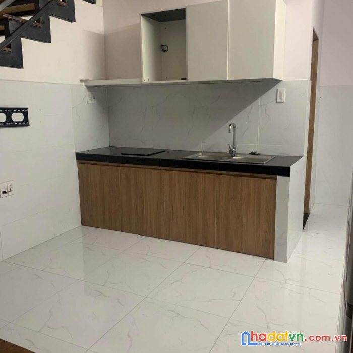 Dãy 4  căn hộ riêng biệt   2 tầng đường ô tô k42 tiểu la, dt 130m2, chỉ 5,1 tỷ