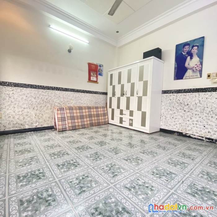 Bán gấp nhà nơ trang long, bt, 3 phòng, 97m2, giá 5,5 tỷ.