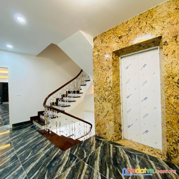 Víp!!! nhà mặt phố hàng quạt 6 tầng thang máy, vị trí đẹp, kd đỉnh, 40m2, mt 7m, nhỉnh 25 tỷ.