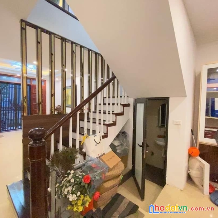 Bán nhà cầu giấy-40m-kinh doanh-oto đỗ cửa-gần phố-6tỷ