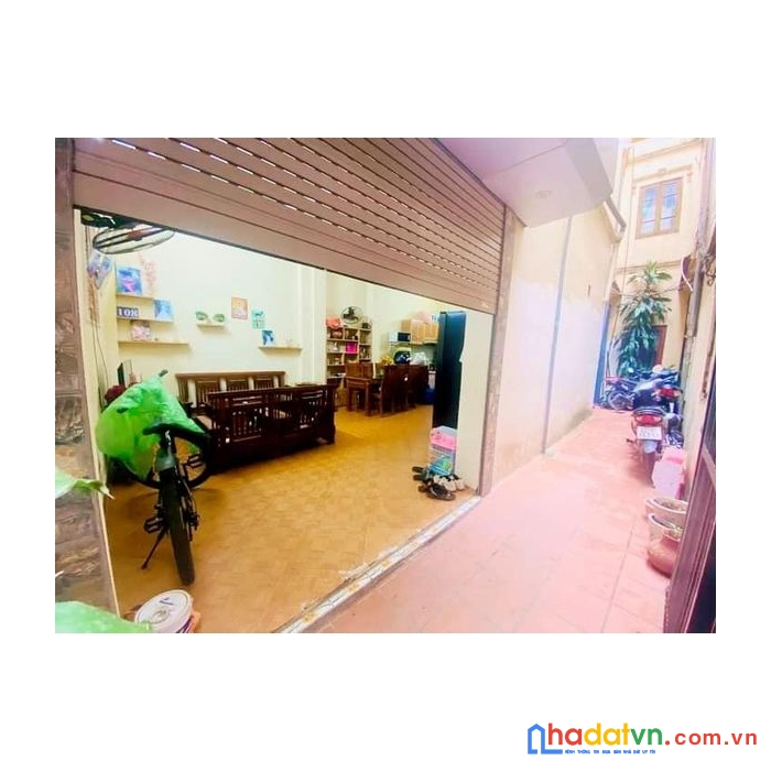 Bán nhà quận đống đa phố xã đàn 2 mặt thoáng sáng dt: 35m2 3 tầng mt: 7m 3 phòng ngủ 2 wc.