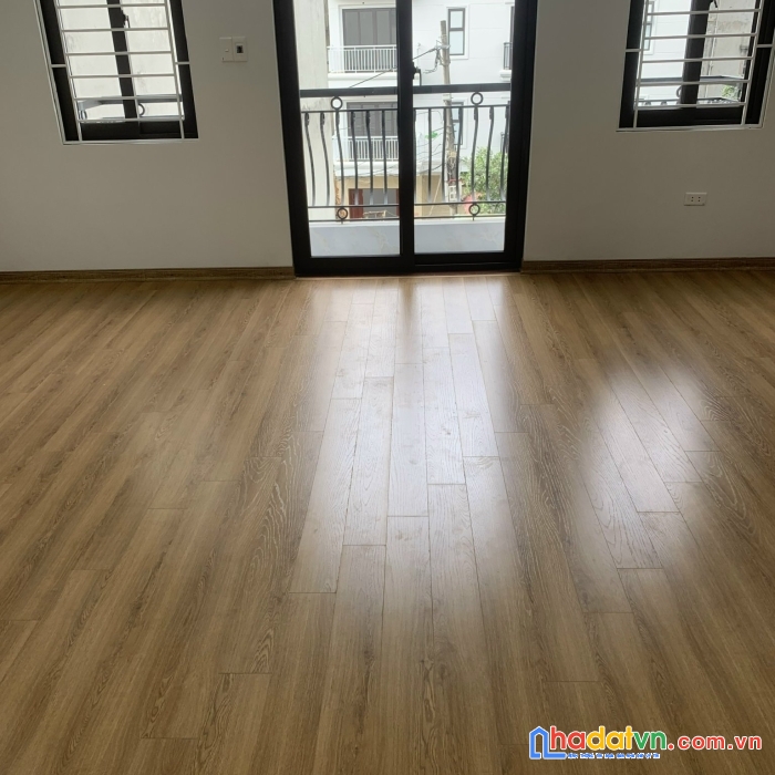 Bán nhà - đức thắng - ô tô tránh - kinh doanh - sát chợ bóp - gara ô tô.