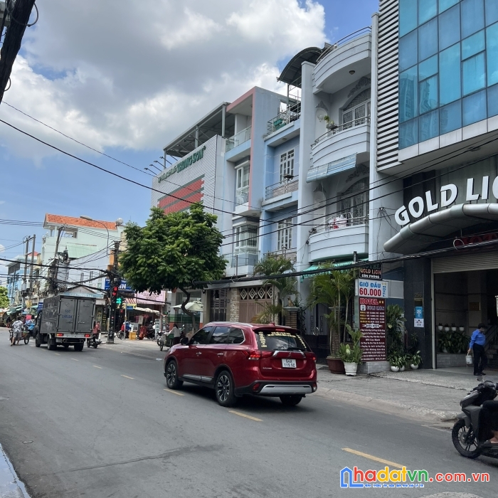 Nhà cho thuê mặt tiền  âu dương lân 4,2x35m, 4 tầng p3 q8 giá 50tr/ tháng