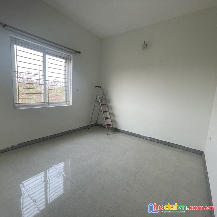 Chính chủ cần tiền bán gấp căn chung cư quân đội 2 ngủ 1vs giá chỉ 5xx triệu. diện tích 70m2