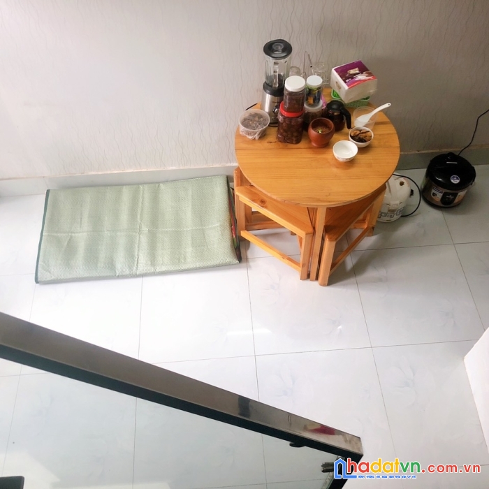 Bán nhà đẹp rẻ  đoàn văn bơ thông vĩnh khánh q 4 
hẻm ngang 4m trệt + 2 lầu ngang 3x 5.8m 2 pn + 2