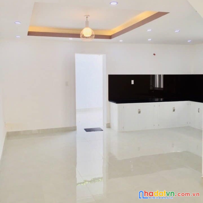 Bán nhà nơ trang long, 88 m2, 3 tầng, giá chỉ 7.3 tỷ.