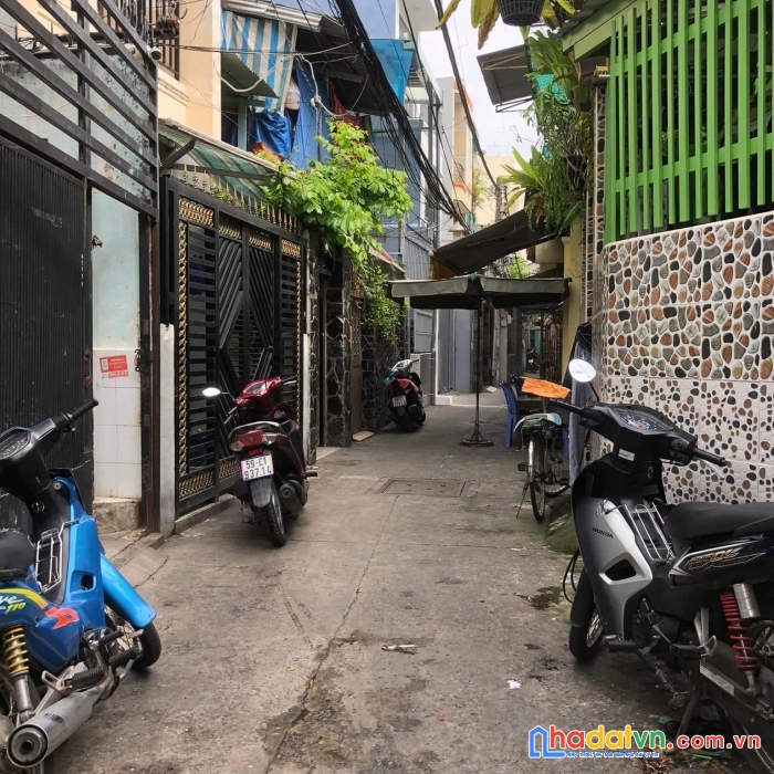 Bán nhà đẹp rẻ  hẻm  xóm đạo tôn thất thuyết  q4 
trệt lầu ngang 3.2 x 6 3 phòng ngũ 2 wc hơn 2 tỷ