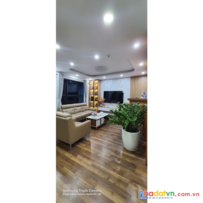 Bán căn hộ 4pn 172m tòa r1 goldmark city full nội thất giá bán 5ty3 lh 0394392185