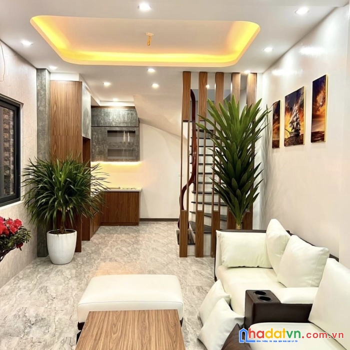 Nhà 5 tầng mới khai trương- ngõ rộng - cực đẹp – sổ đỏ chính chủ giá rẻ chốt ngay kẻo hết

