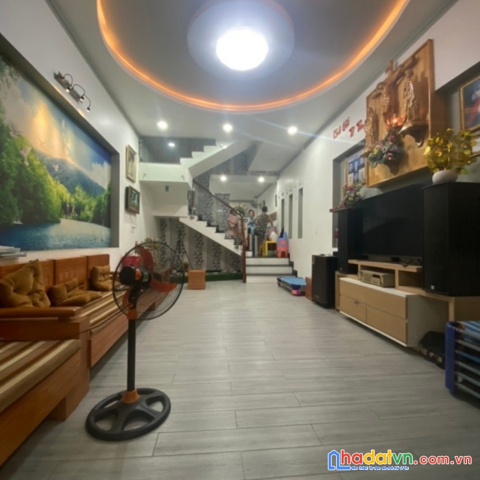 Bán căn nhà 1t2l 3 mặt tiền gần ngay nhà thờ bùi thái, p. tam hoà, đường xe tải