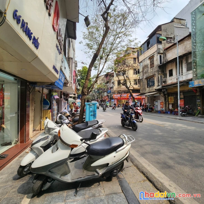Bán nhà vị trí lô góc cực đẹp - ngõ to 6m, ô tô 7 chỗ vào nhà, cách phố lớn 30m, cách hồ 70m, ở,