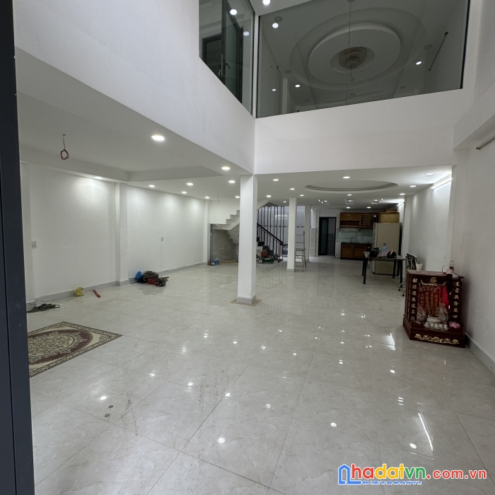 Bán nhanh biệt thự mới xây 106-50a/106-50b đường lạc long quân, p3, q11 - với 13.5 tỷ - 0915431616