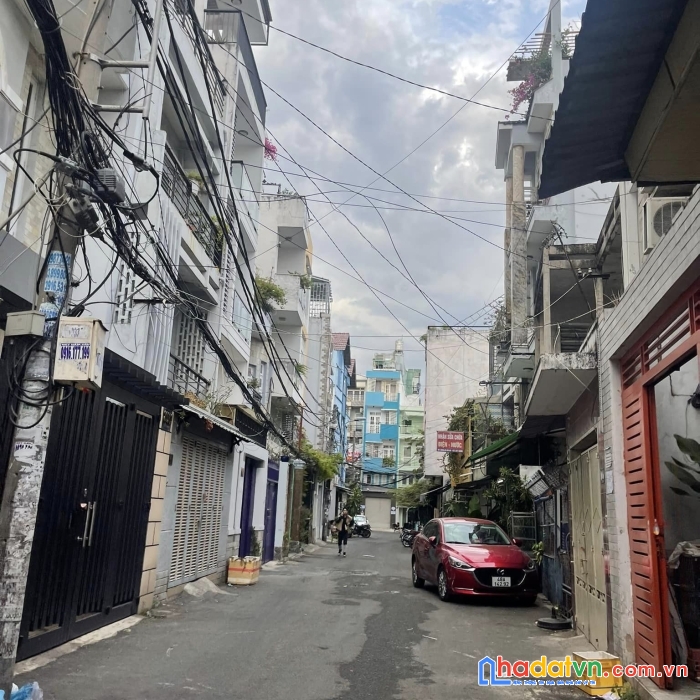 Bình thạnh, nhà hẻm 6m, ngay ngã tư hàng xanh, 82m2, 3 tầng, nhỉnh 11 tỷ