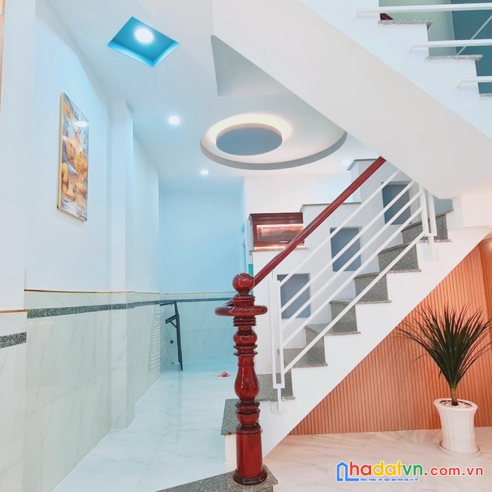 Căn góc 3 tầng nhà mới hẻm 232 đường hưng phú p8q8 4.39 tỷ