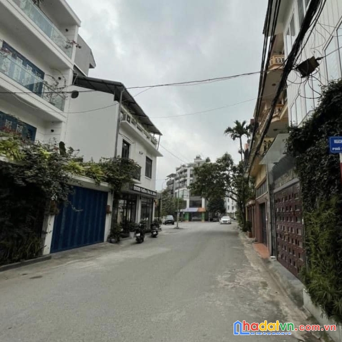 Vip - mang sổ về thôi. đất lâm hạ. long biên. 86m. mt 5m giá 9.6 tỷ. oto dừng đỗ. ở sương