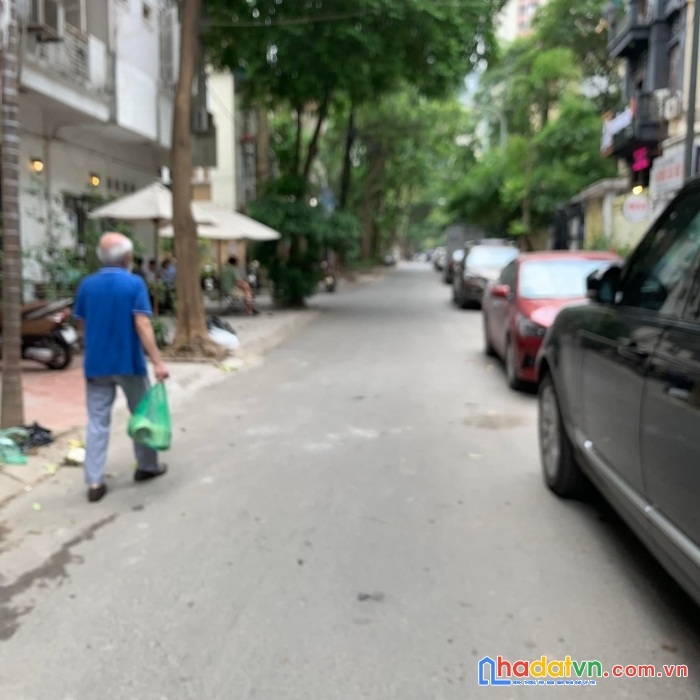 Bán phố nghĩa tân cầu giấy 160m, mt 9m, lô góc, vỉa hè, ô tô tránh, 35 tỷ, 0937651883.