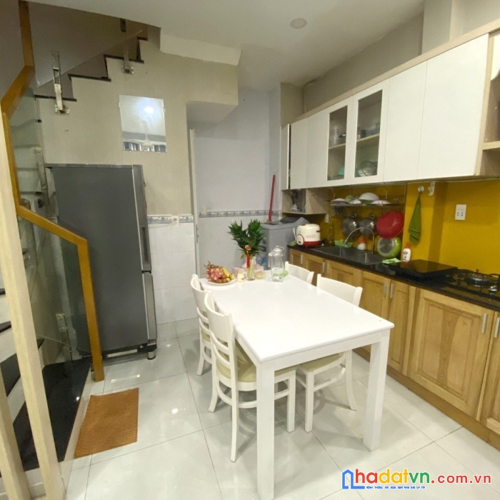 Nhà bán hẻm thông 90 âu dương lân p3q8 4 tỷ 650 triệu