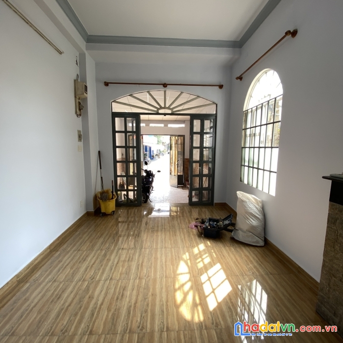 Bán nhà bình thạnh hxh 68m2 lô góc 4 tầng hẻm xe tải sát quận 1 đinh tiên hoàng 9 tỷ.