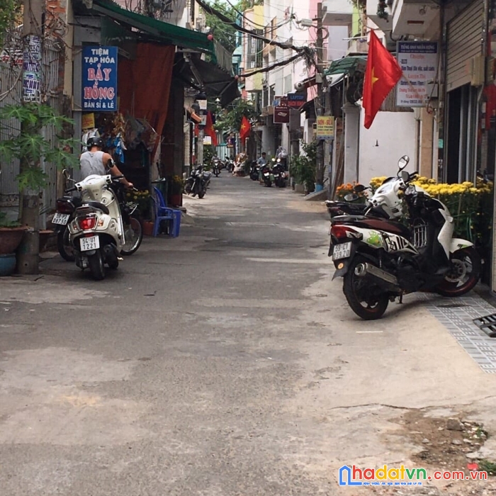 Bán nhà hxh lê trọng tấn – 49m2 -  nhỉnh 4 tỷ - gần trường đh cn thực phẩm.