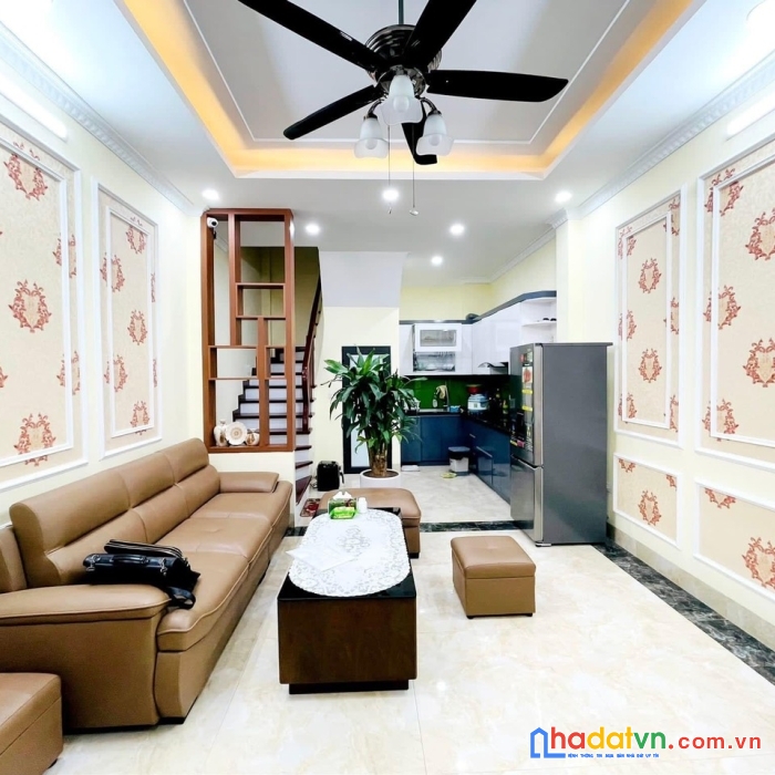 Chỉ 4.1 tỷ. bán nhà ngõ 79 dương quảng hàm - cầu giấy 5 tầng 38m, tặng full nội thất, tầm tiền