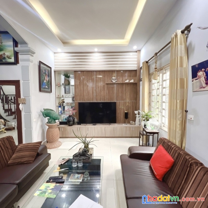 Bángấp  nhà ngõ 151 phố thái hà, dt54.6m2, mt3.7m, chỉ 6,9 tỷ. 0338080356.