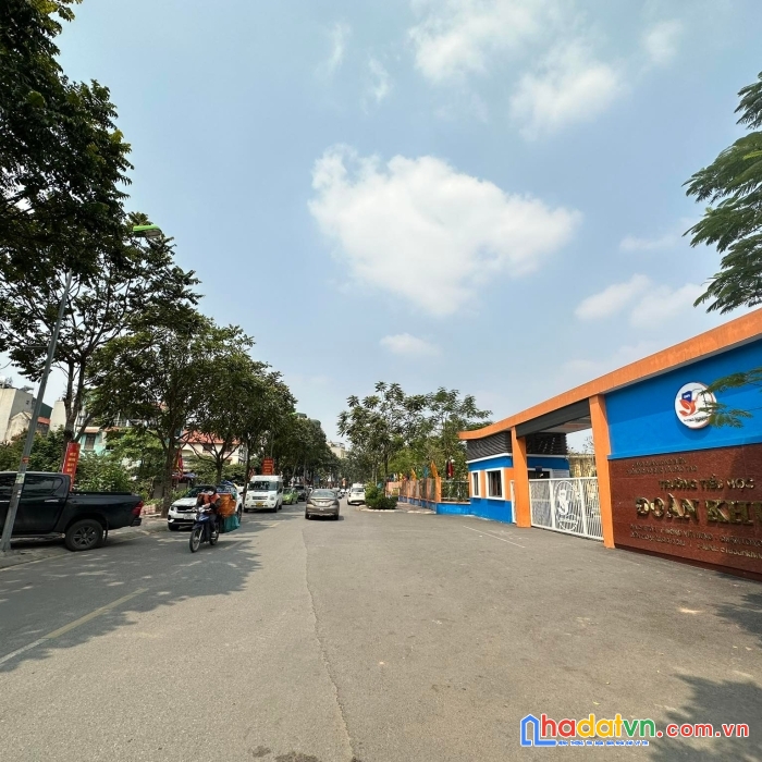 Bán đất tặng nhà siêu phẩm - mặt phố - cực hiếm - kinh doanh- vỉa hè - ô tô tải tránh - trung tâm