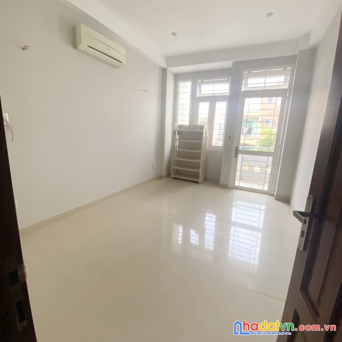 Nhà bán mặt tiền nở hậu 7m đường tạ quang bửu p3-q8