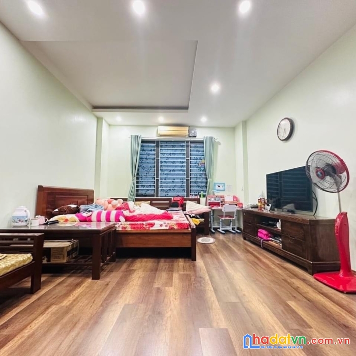 Pháo đài láng 35m 4ty4 nhà đẹp ở luôn chủ mót bán