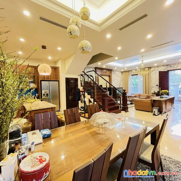 Bán nhà của giảng viên trường thủy lợi, 68m2, gara ô tô, vỉa hè, kinh doanh tấp nập