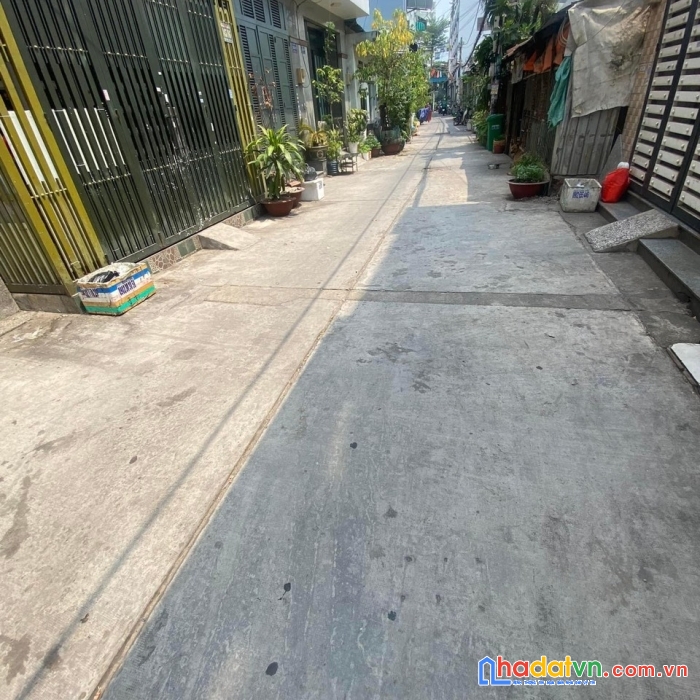 Bán nhà 3 tầng đường gò xoài, hẻm 5m thông, 40m2 chỉ 5.2 tỷ