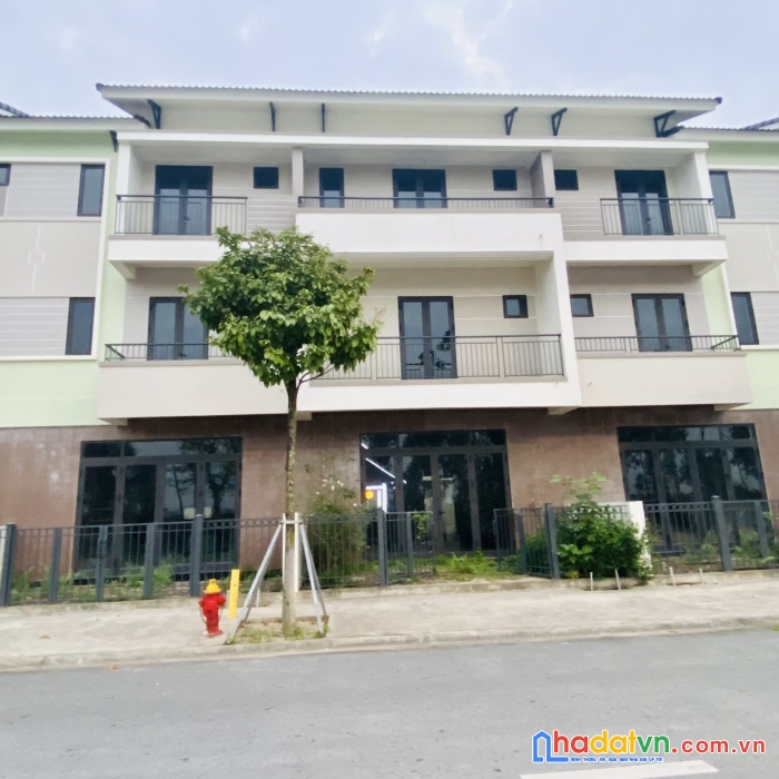 Nhà phố thương mại 90m2 view sông sen buôn bán sầm uất tại vsip bắc ninh, tiện ích đầy đủ
