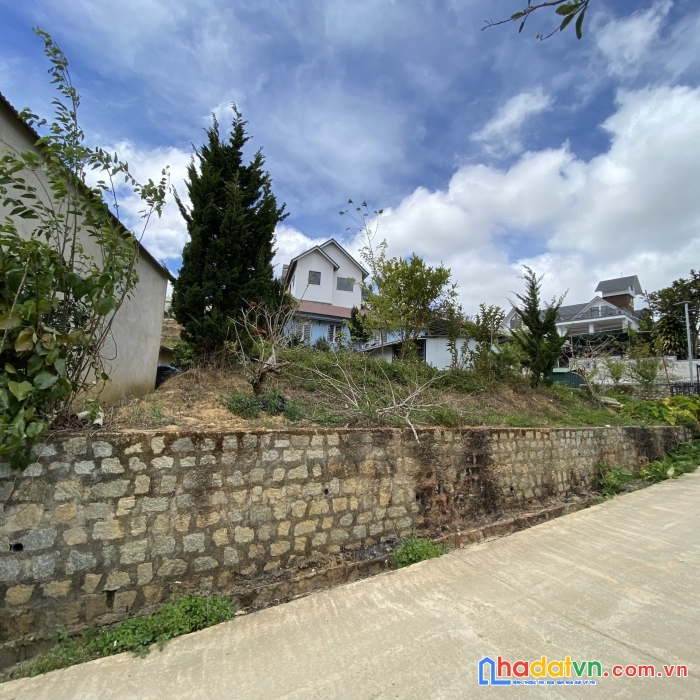 Chính chủ gửi bán đất nền biệt thự view đẹp đường trịnh hoài đức, đà lạt 432m2