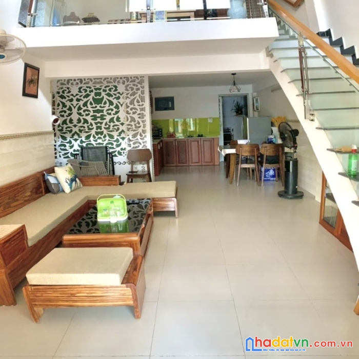 Nhà 3 tầng cao sơn pháo, gần bến xe, đường 10,5m,chỉ 3,9 tỷ