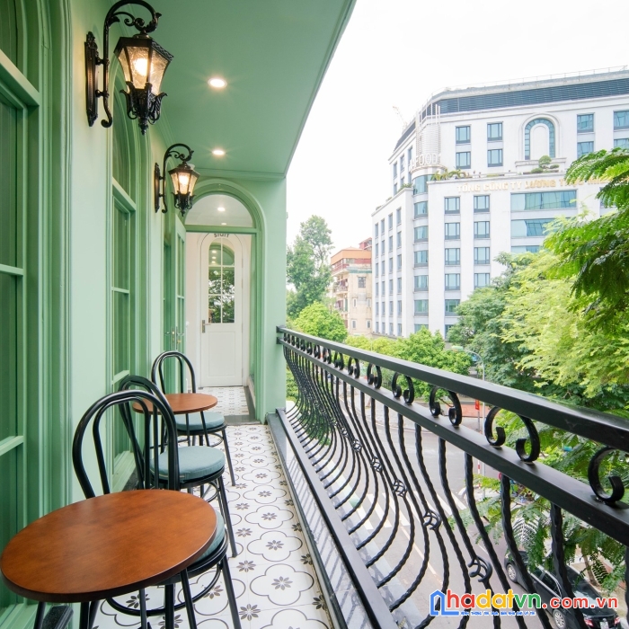 Bán nhà mặt phố cổ hoàn kiếm - lô góc - kd cafe sầm uất. dt 45m2. giá 32,5 tỷ